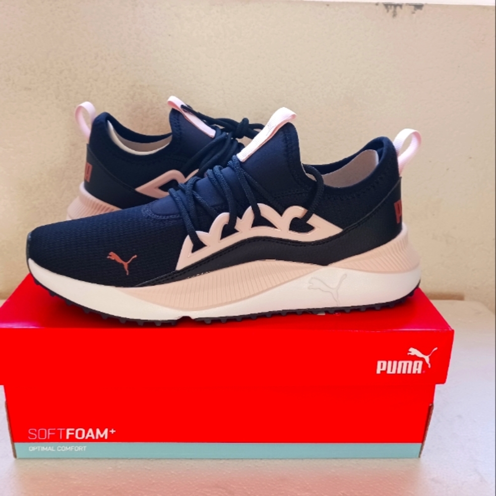 Puma - Picture 1 of 4